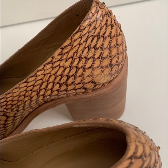 Wal & Pai Wade Pump in Burt Reptile - Picture 14 of 16